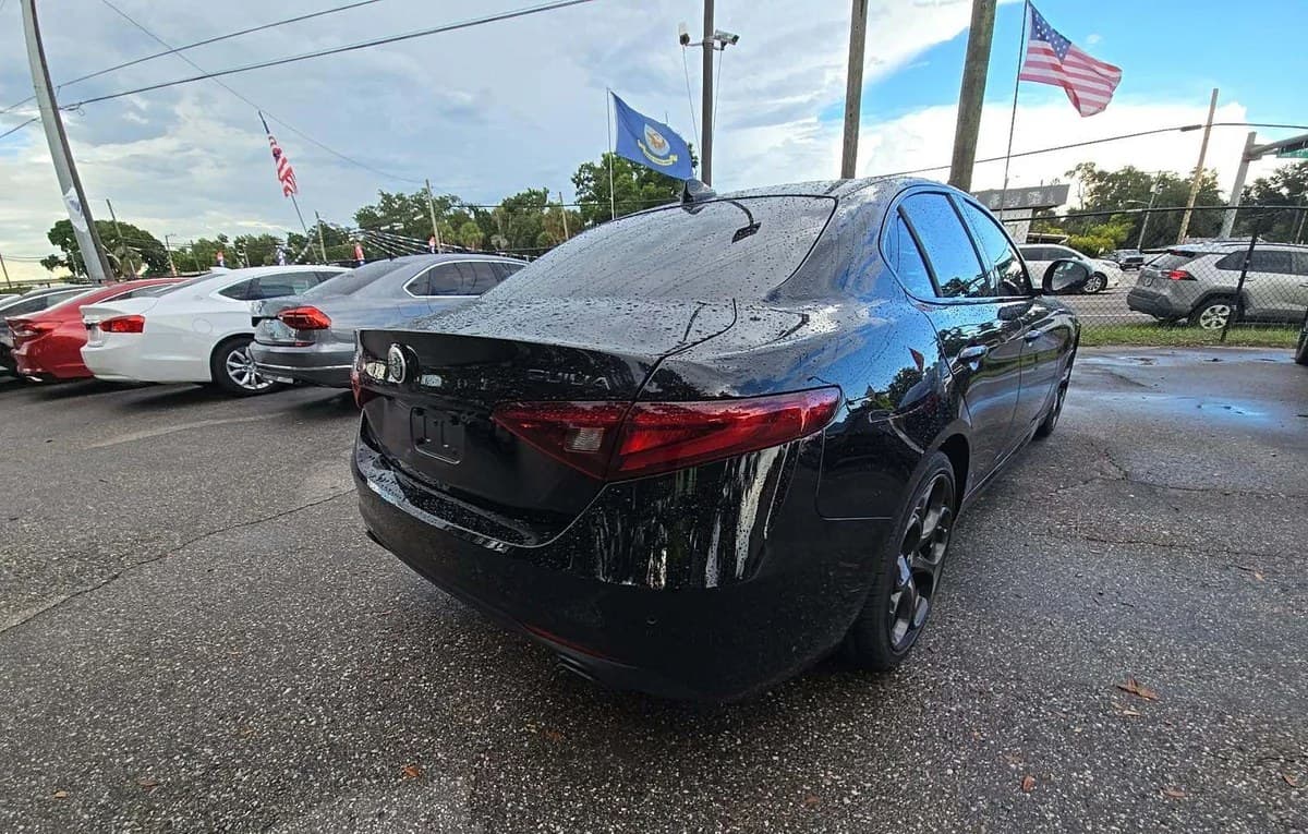 2019 ALFA ROMEO GIULIA Base 4