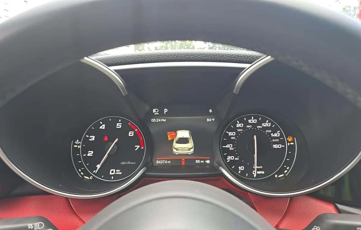 2019 ALFA ROMEO GIULIA Base 6