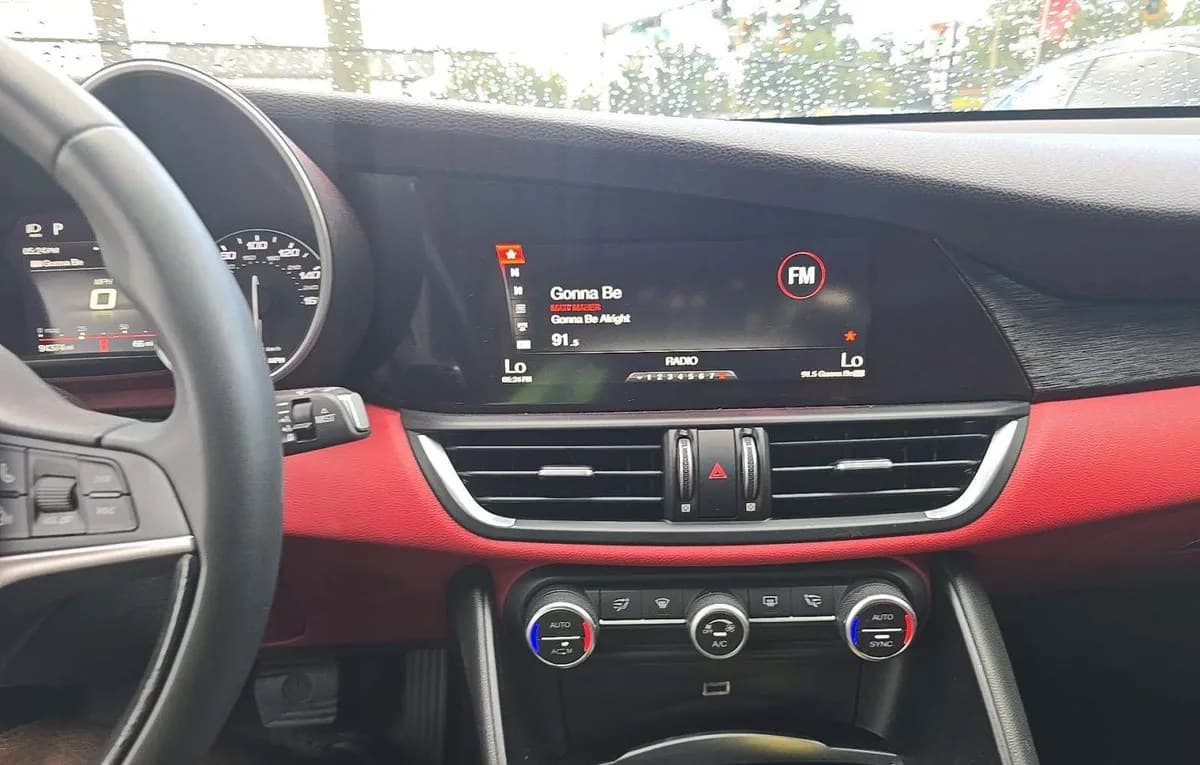 2019 ALFA ROMEO GIULIA Base 7