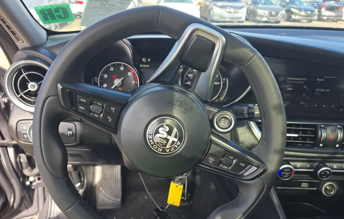 2020 ALFA ROMEO GIULIA Base 7