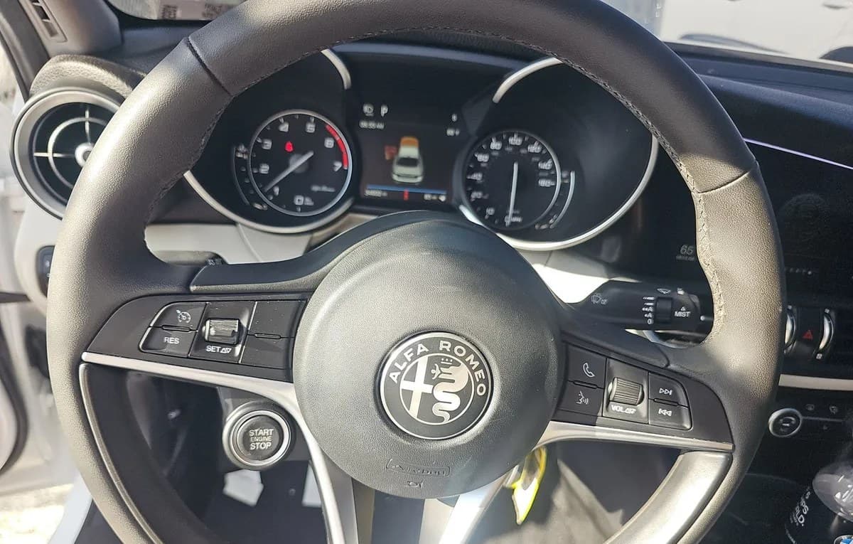 2019 ALFA ROMEO GIULIA Base 7