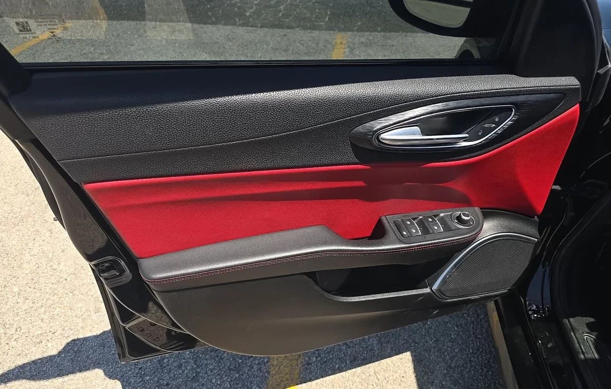 2020 ALFA ROMEO GIULIA Base 6