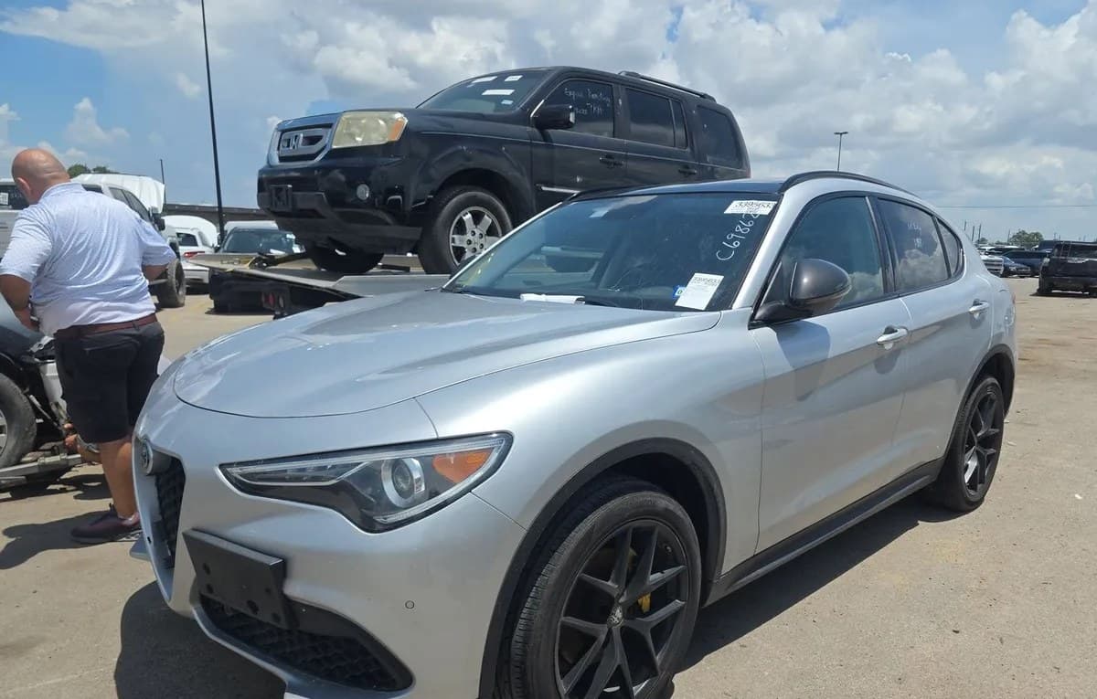 2019 ALFA ROMEO STELVIO Sport 2