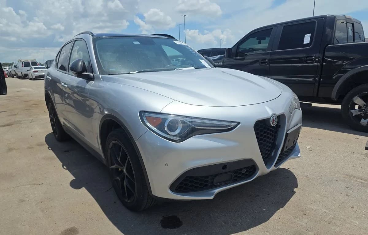 2019 ALFA ROMEO STELVIO Sport 4