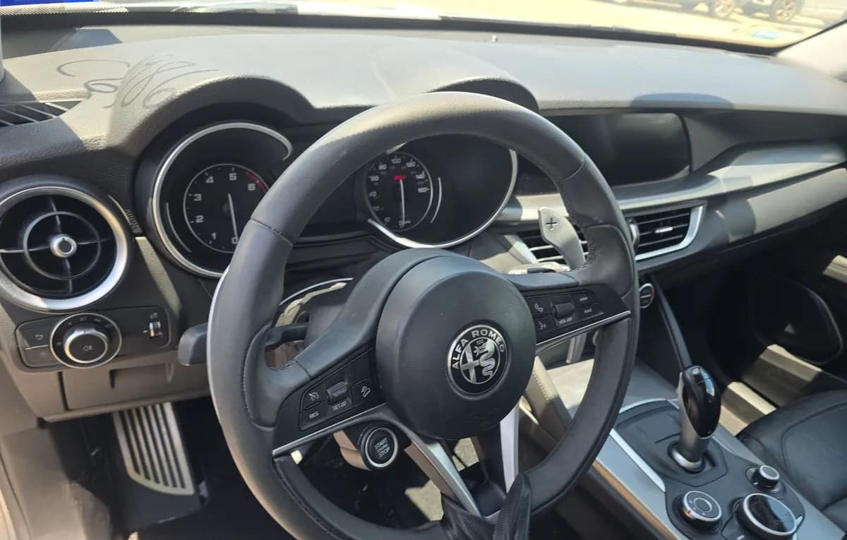 2019 ALFA ROMEO STELVIO Sport 7