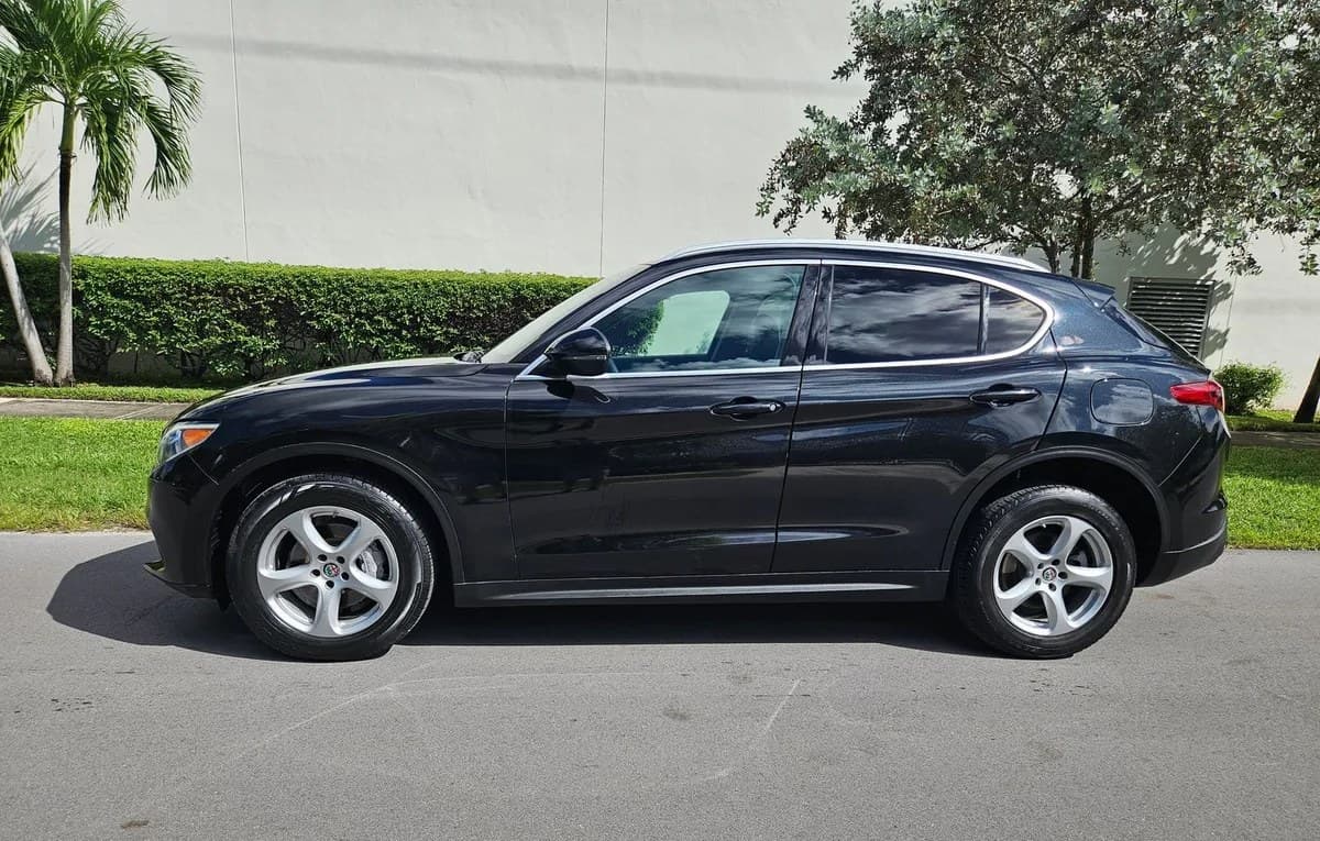 2019 ALFA ROMEO STELVIO Base 4
