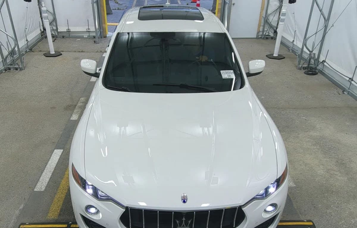 2021 MASERATI LEVANTE Base 3