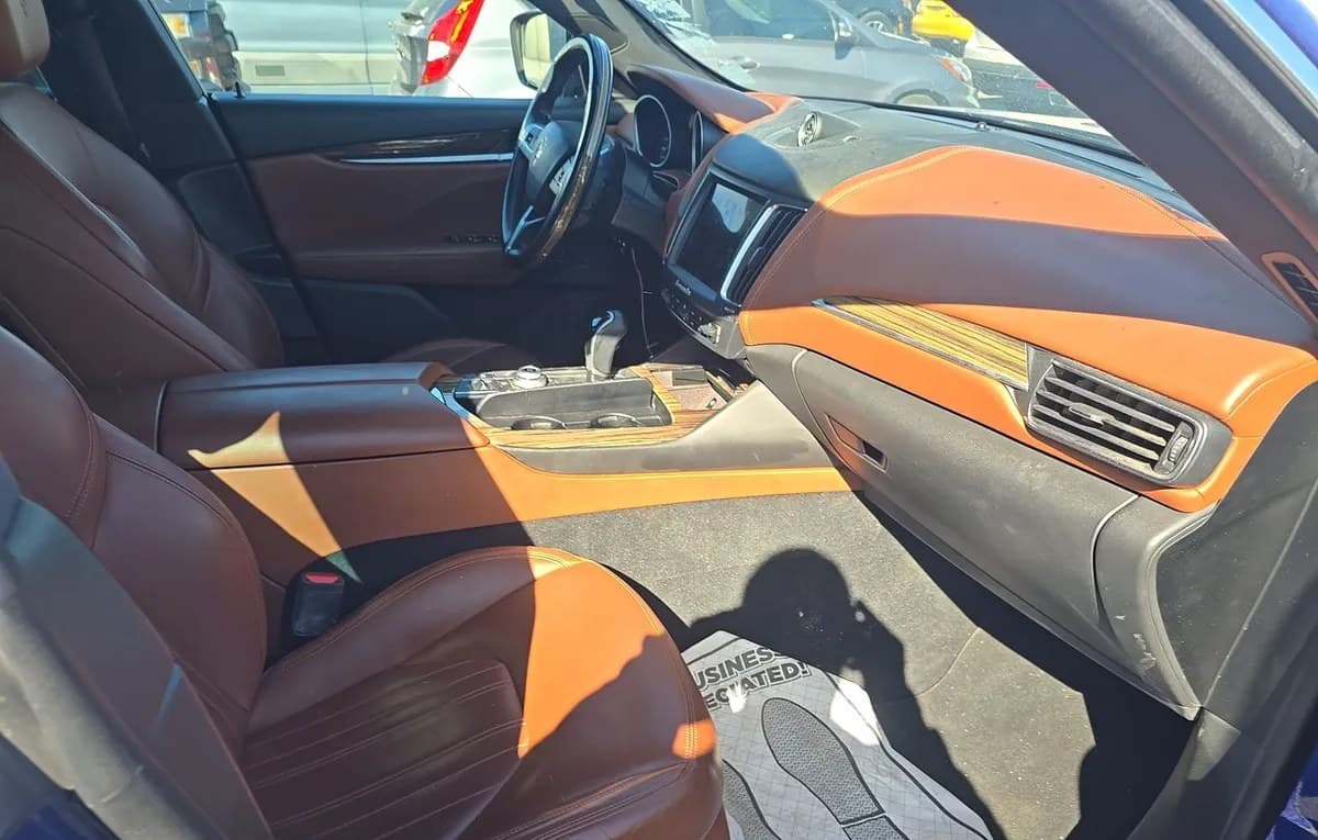 2017 MASERATI LEVANTE Base 5