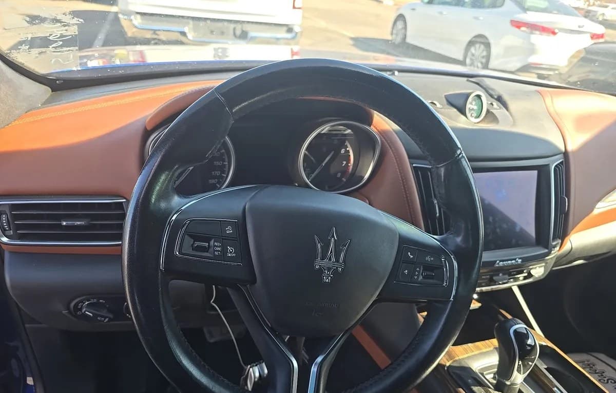 2017 MASERATI LEVANTE Base 7