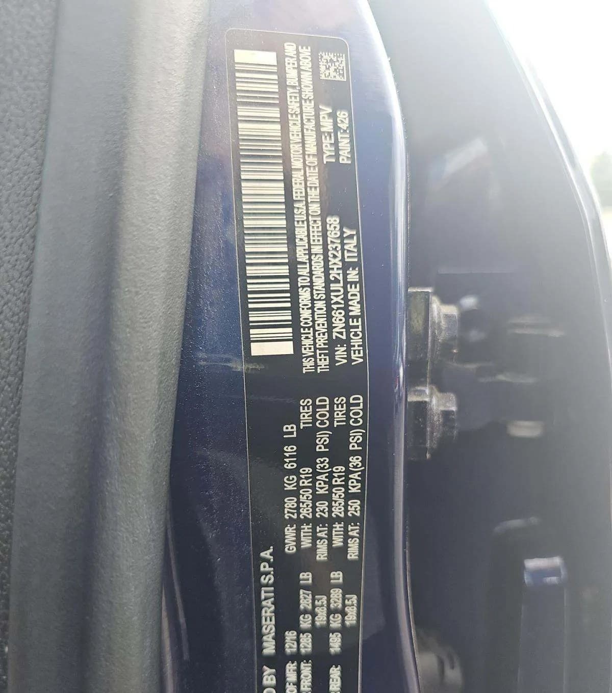2017 MASERATI LEVANTE Base 3