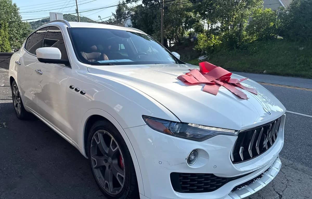 2017 MASERATI LEVANTE Base 4