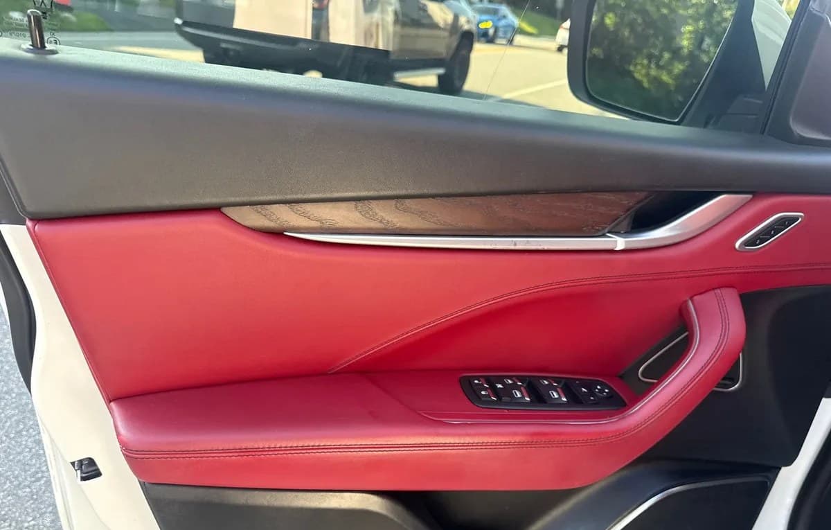 2017 MASERATI LEVANTE Base 7