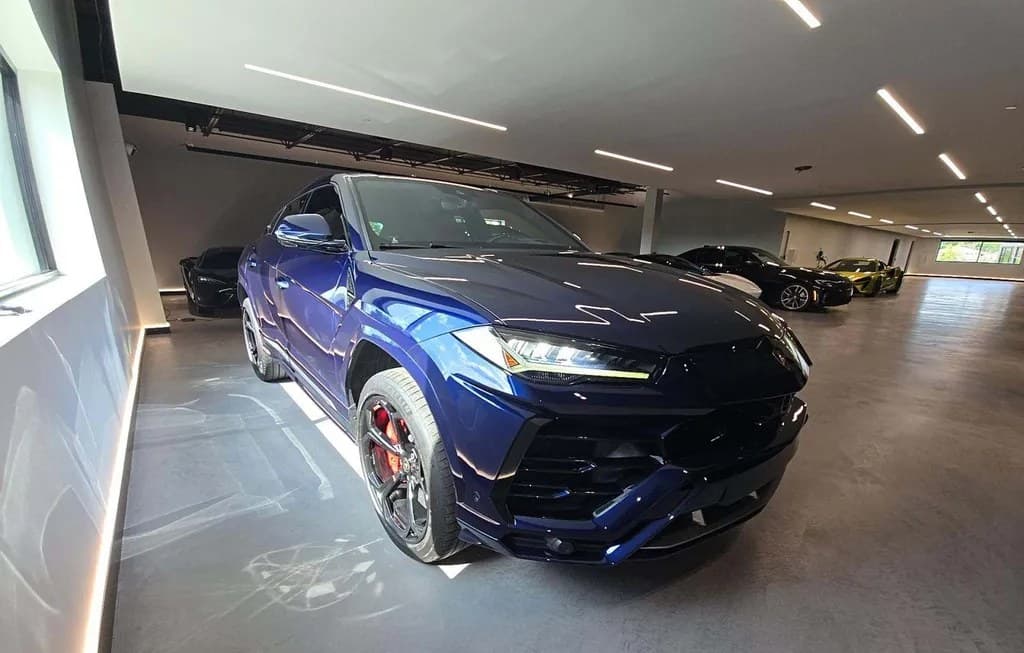 2019 LAMBORGHINI URUS