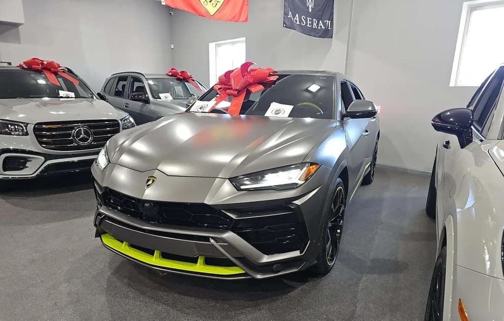 2022 LAMBORGHINI URUS GRAPHITE CAPSULE