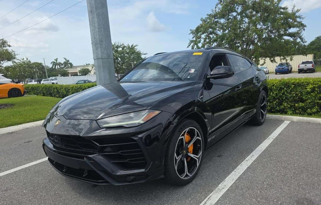 2020 LAMBORGHINI URUS