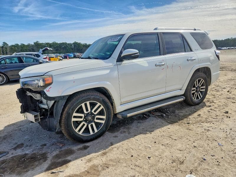 2019 TOYOTA 4RUNNER SR5 - 1