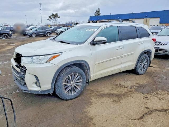 2018 TOYOTA HIGHLANDER SE - 1
