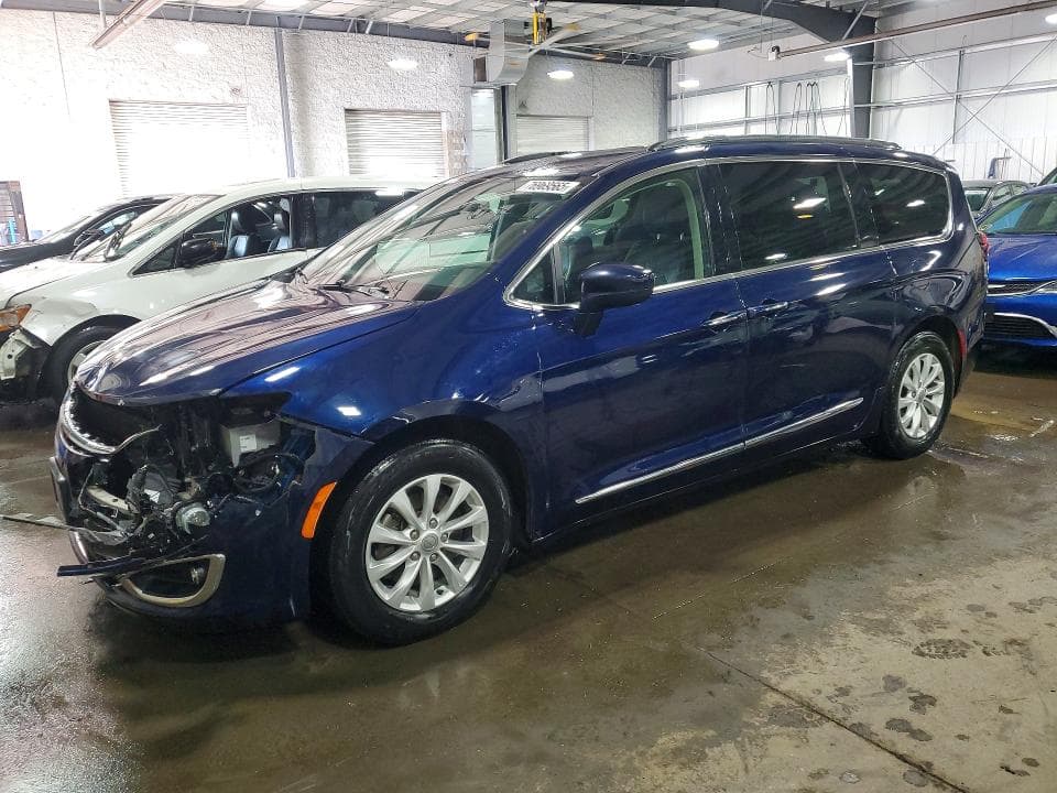 2019 CHRYSLER PACIFICA TOURING L - 1
