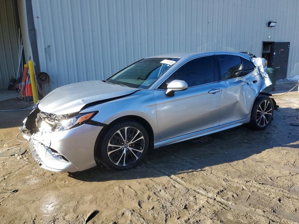 2020 TOYOTA CAMRY SE - 1