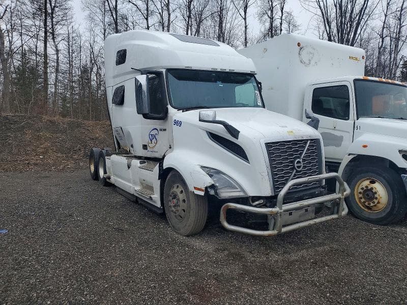 2020 VOLVO VN - 1