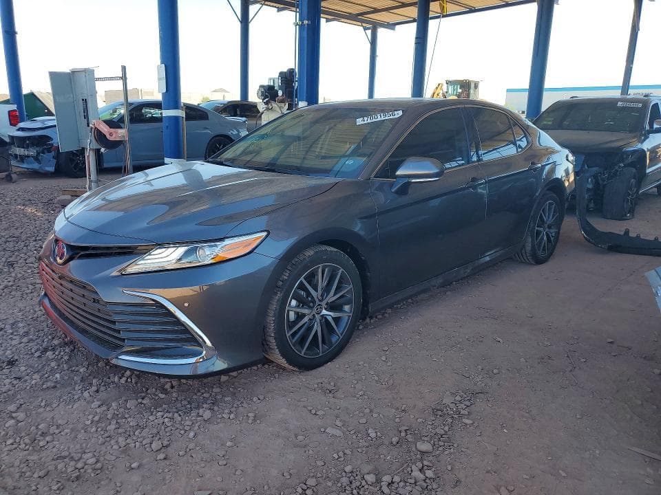 2024 TOYOTA CAMRY XLE - 1