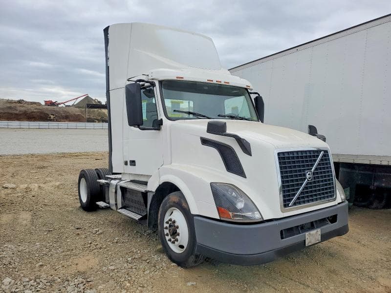 2017 VOLVO VNL SEMI TRUCK