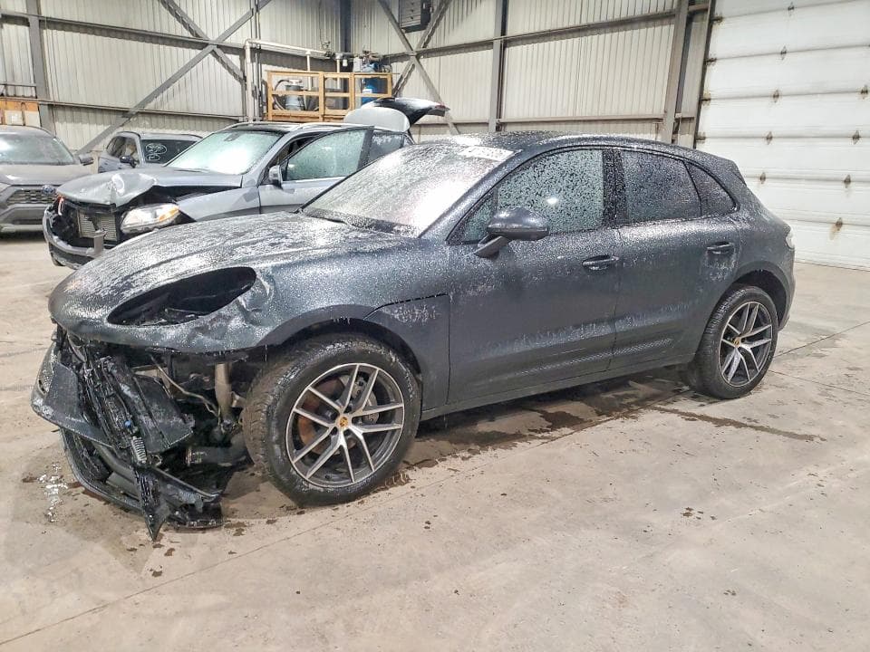 2024 PORSCHE MACAN - 1