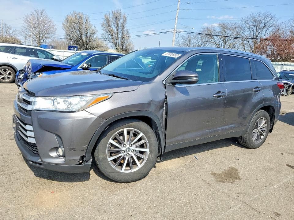 2019 TOYOTA HIGHLANDER XLE - 1