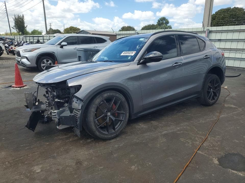 2020 ALFA ROMEO STELVIO - 1
