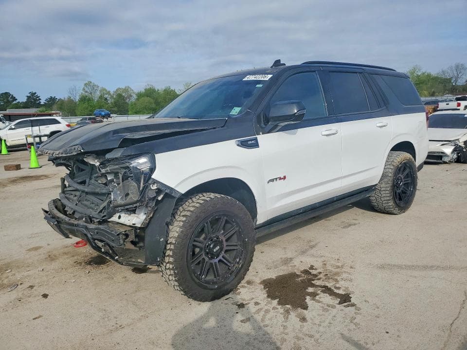2022 GMC YUKON AT4 - 1
