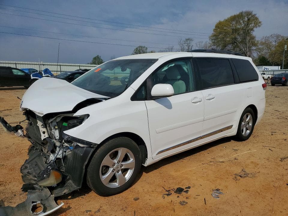 2013 TOYOTA SIENNA LE 8-PASSENGER - 1