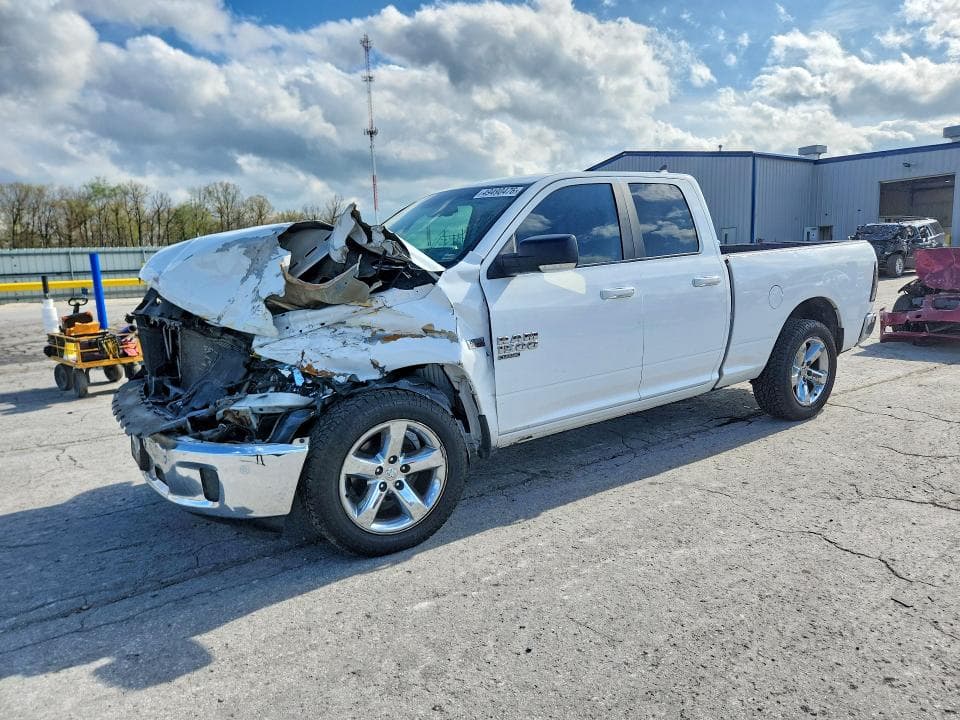 2019 RAM 1500 CLASSIC SLT - 1