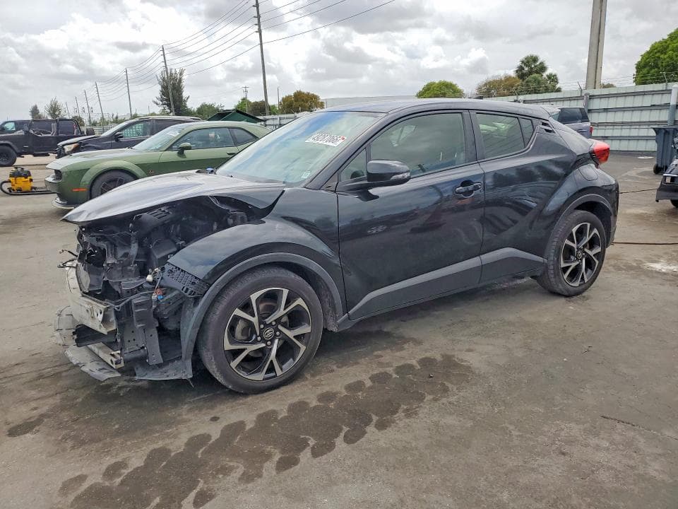 2018 TOYOTA C-HR XLE PREMIUM - 1