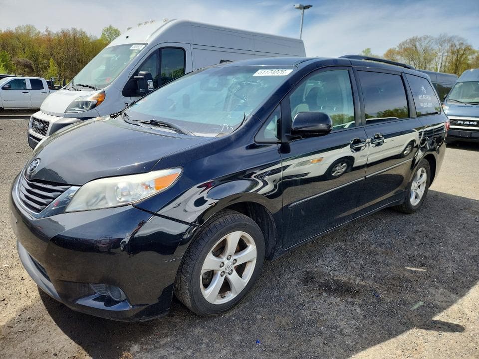 2017 TOYOTA SIENNA LE LE - 1