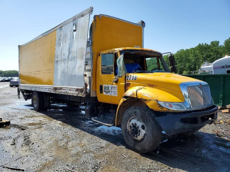 2019 INTERNATIONAL 4300 BOX TRUCK - 1