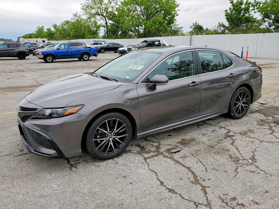 2024 TOYOTA CAMRY SE - 1