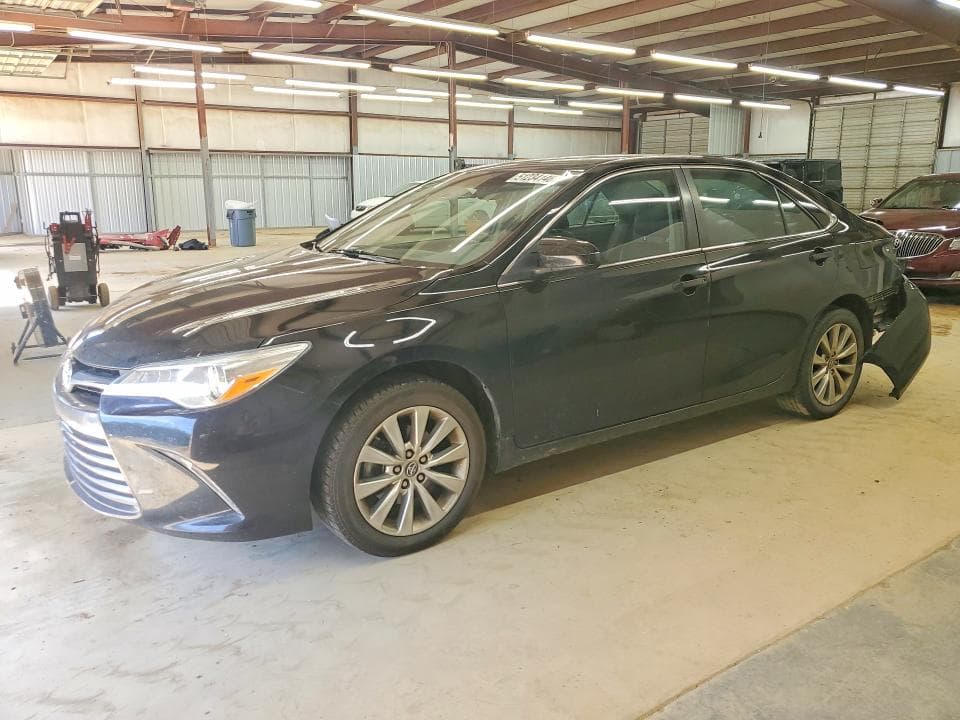2016 TOYOTA CAMRY XLE - 1