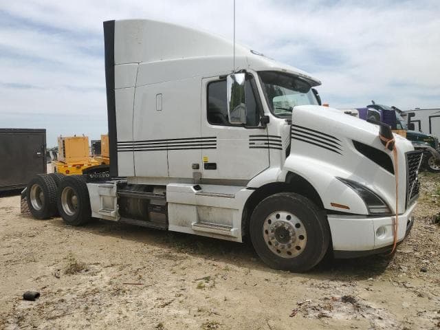 2021 VOLVO VNR SEMI TRUCK - 1