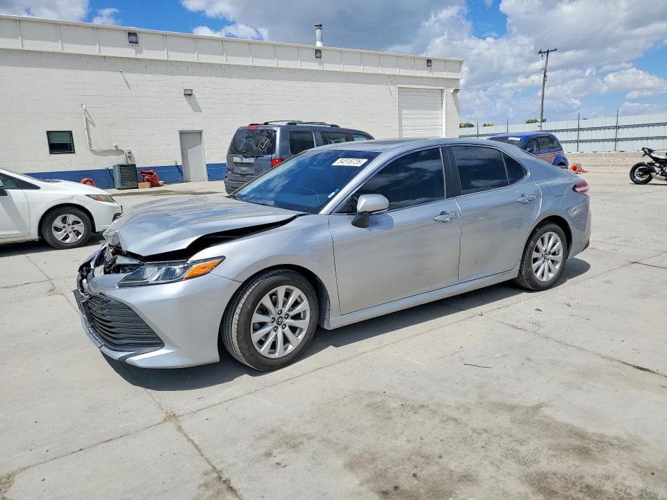 2018 TOYOTA CAMRY LE LE - 1