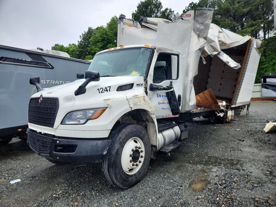 2025 INTERNATIONAL MV607 BOX TRUCK - 1