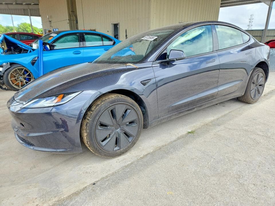 2025 TESLA MODEL 3 - 1