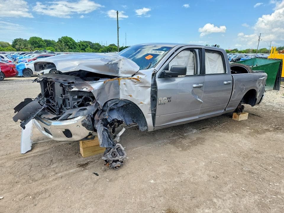 2019 RAM 1500 CLASSIC SLT - 1