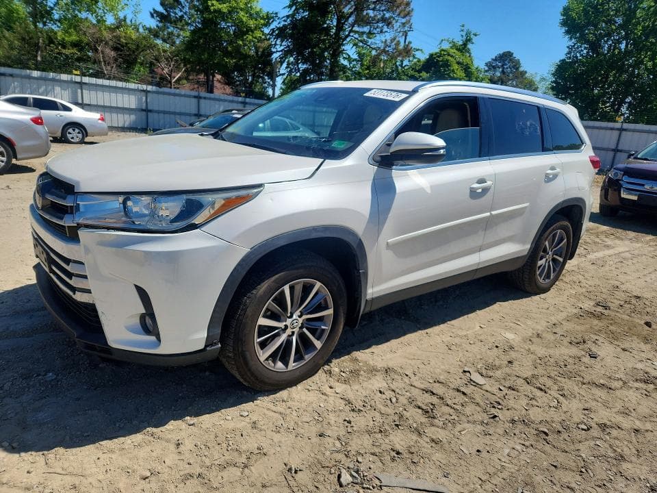2019 TOYOTA HIGHLANDER XLE - 1