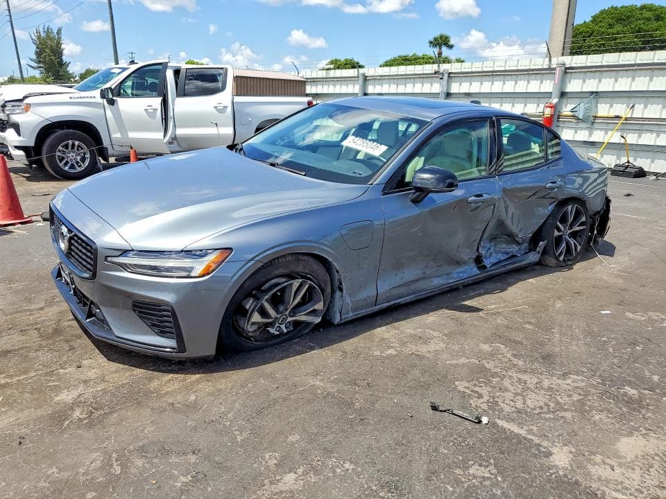 2021 VOLVO S60 T8 RECHARGE R-DESIGN - 1