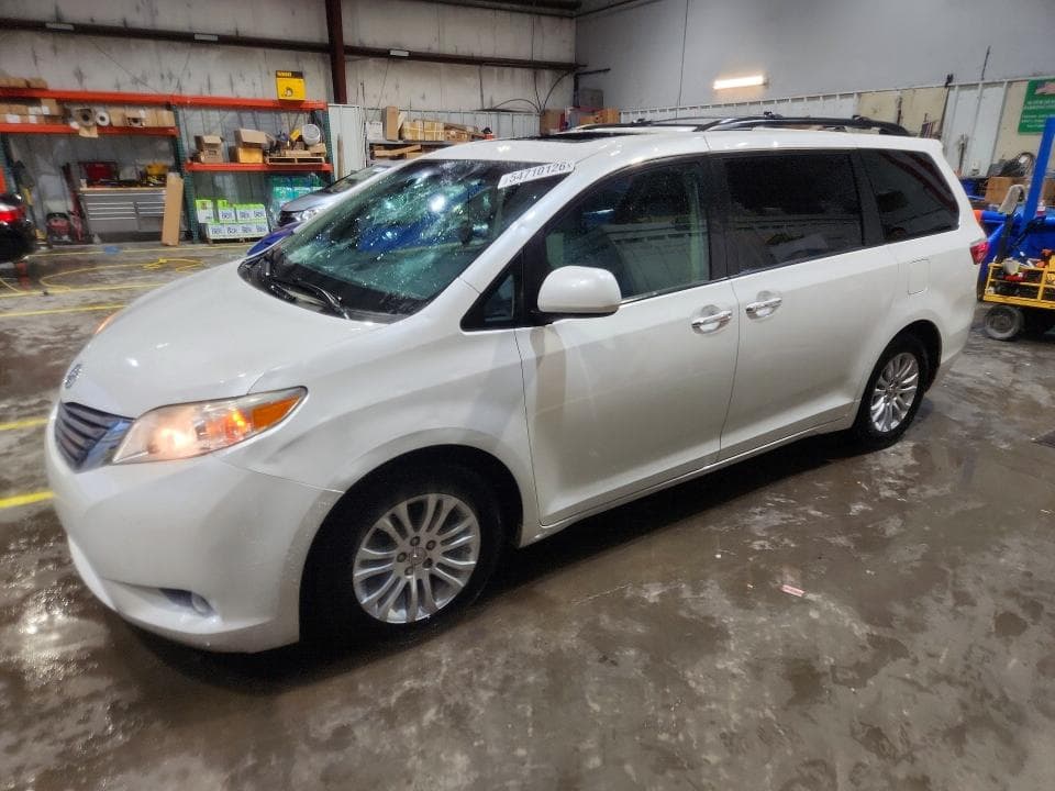 2017 TOYOTA SIENNA XLE PREMIUM 8-PASSENGER XLE PREMIUM 8-PASSENGER - 1