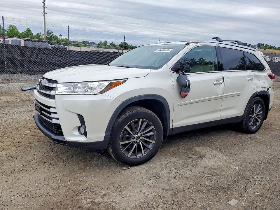 2019 TOYOTA HIGHLANDER XLE - 1
