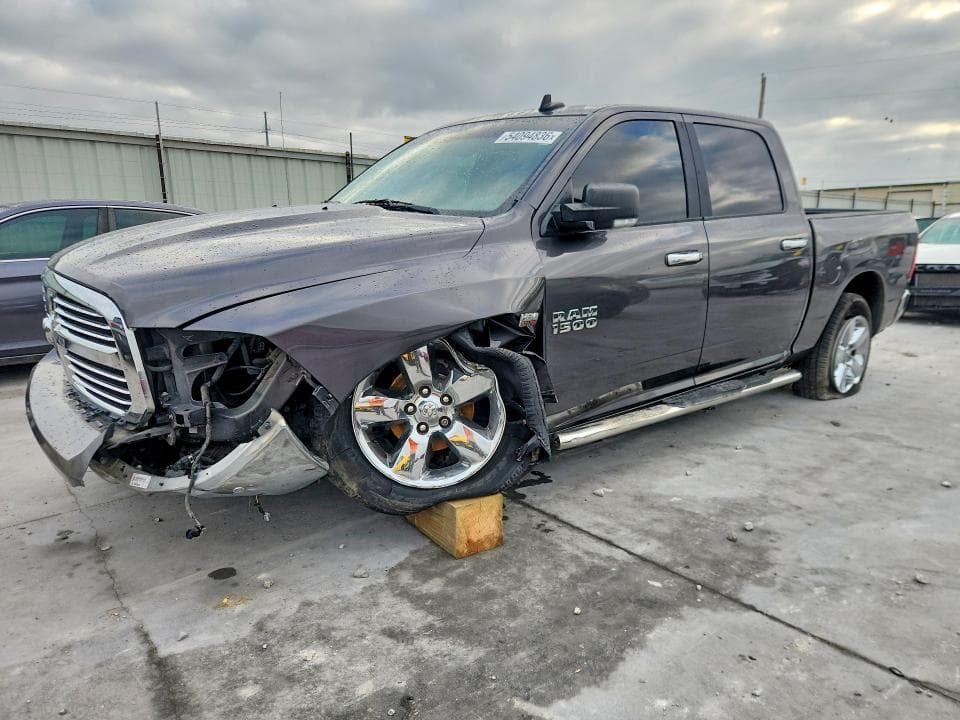 2016 RAM 1500 SLT - 1
