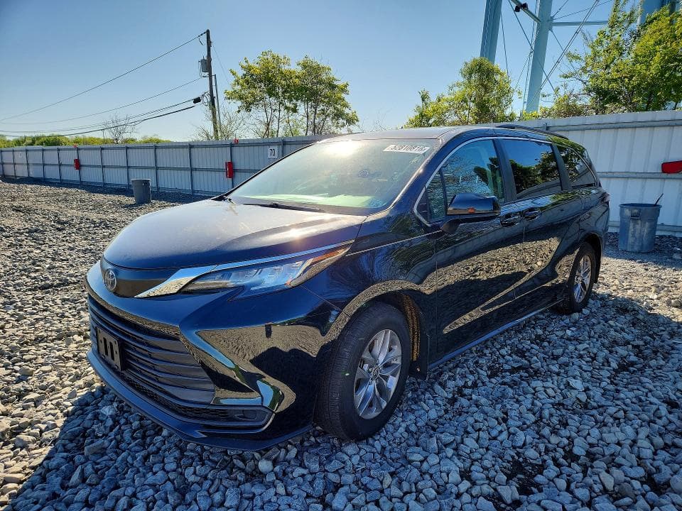 2022 TOYOTA SIENNA LE LE - 1