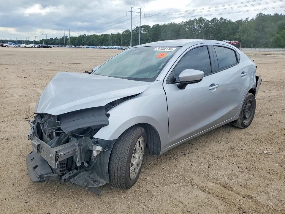 2019 TOYOTA YARIS L - 1