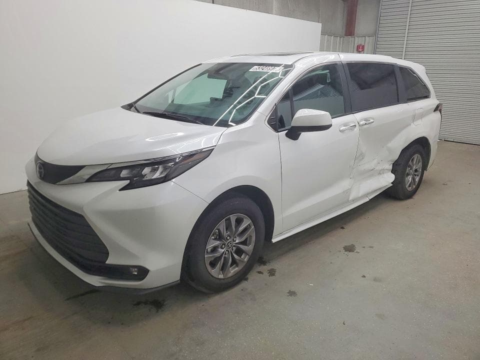 2025 TOYOTA SIENNA XLE 8-PASSENGER - 1